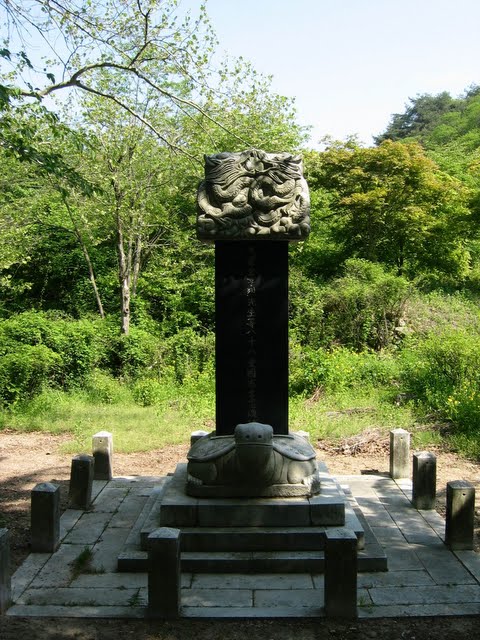 김형렬성도님외88인추모비